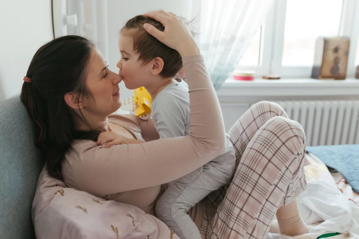 Valideyn Dəstəyi ilə Emosional Dayanıqlı Uşaq Yetişdirmək